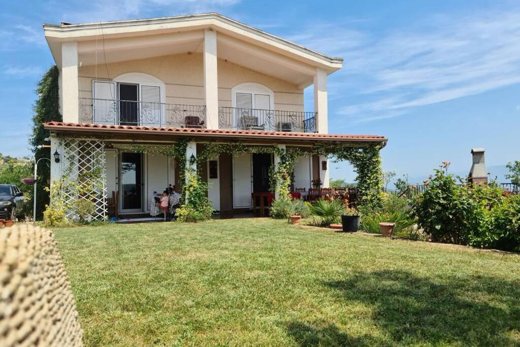 Kasneci Countryside Villa Tirana